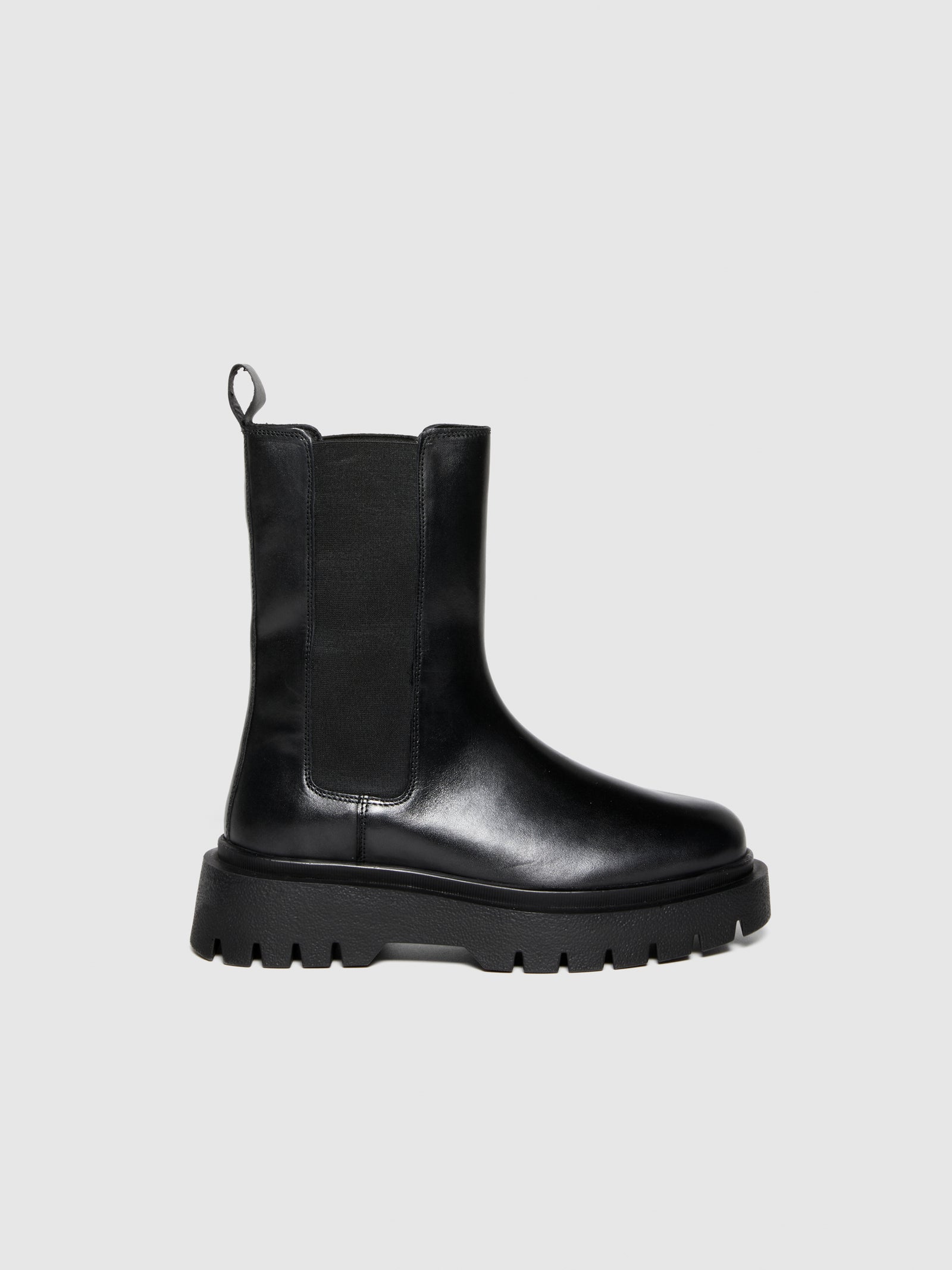 Botins chelsea - ucb_image_FS