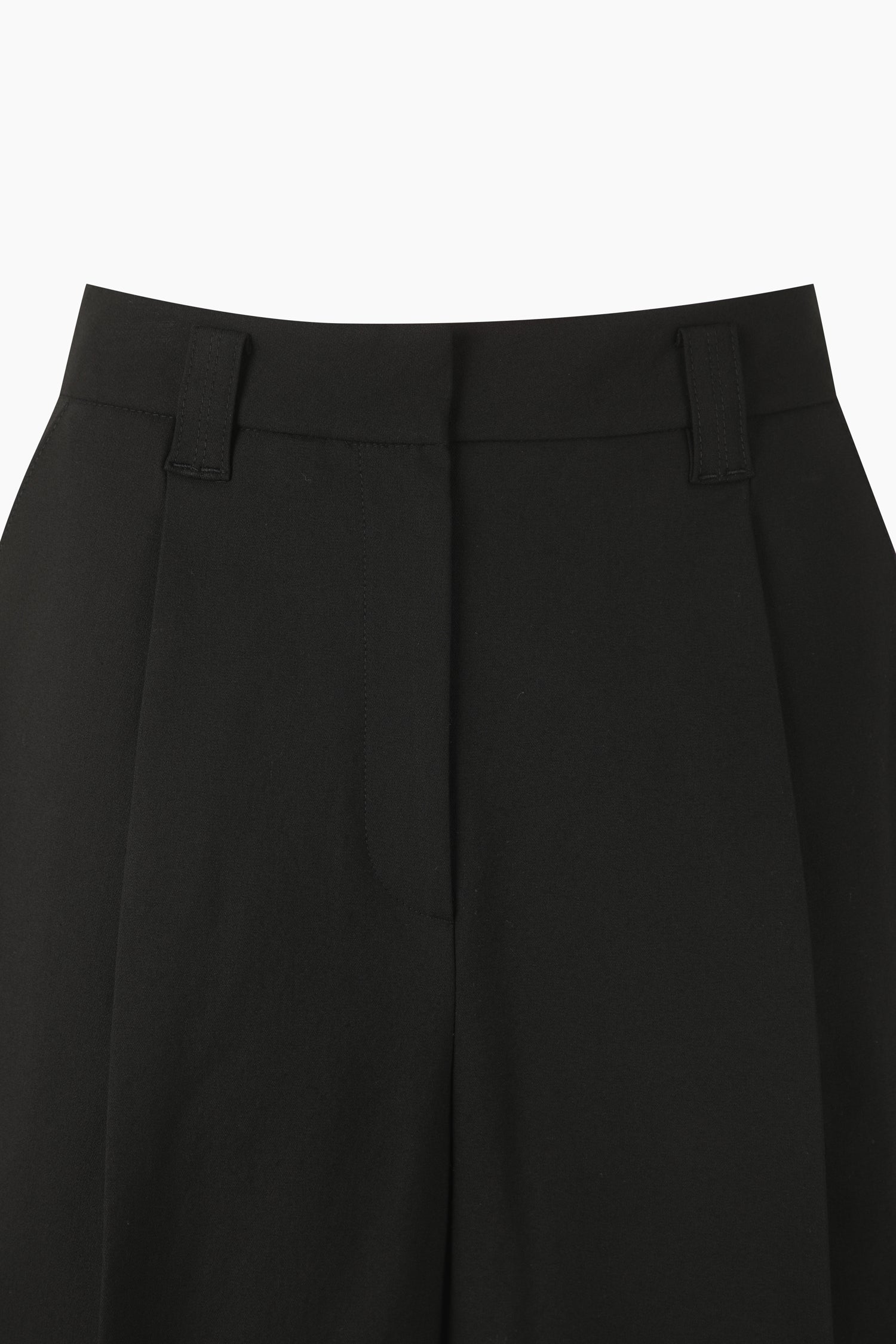 Bermudas com pinças - ucb_image_BS