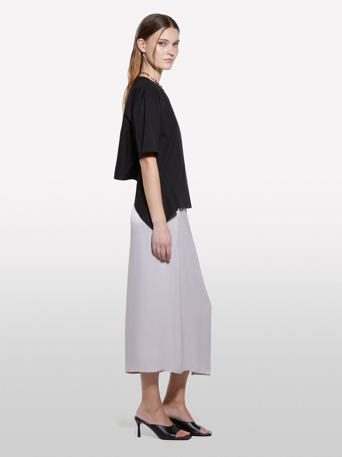 T-shirt preta com abertura atrás - ucb_image_F