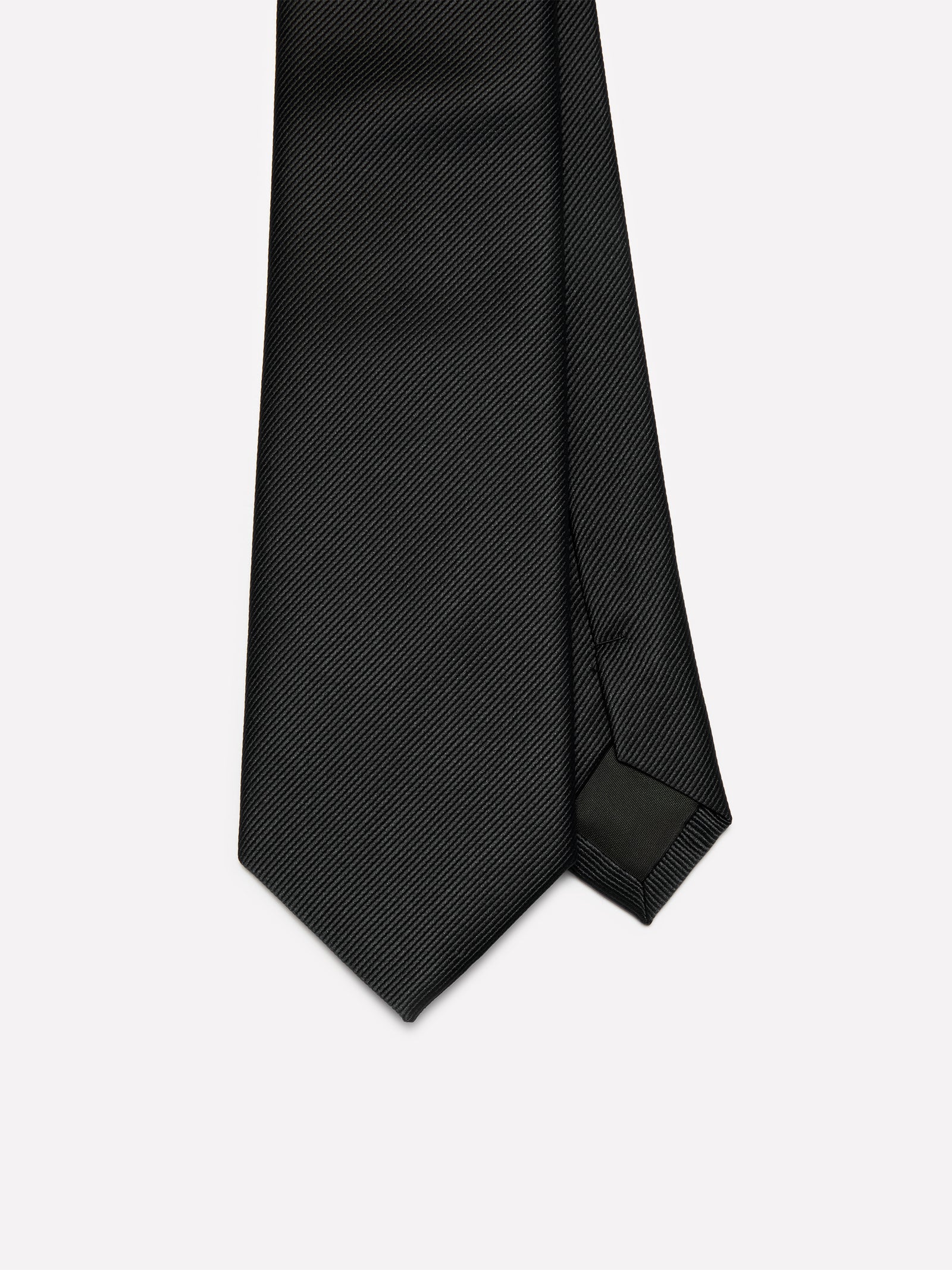 Black tie - ucb_image_DS1