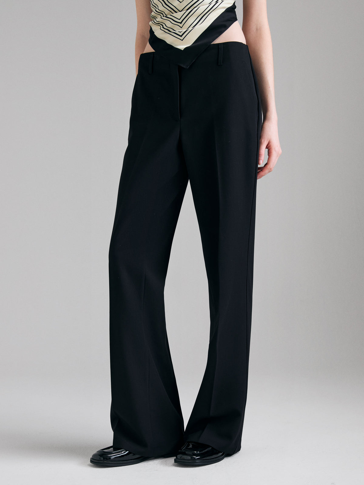 Pantaloni flare fit - ucb_image_FY