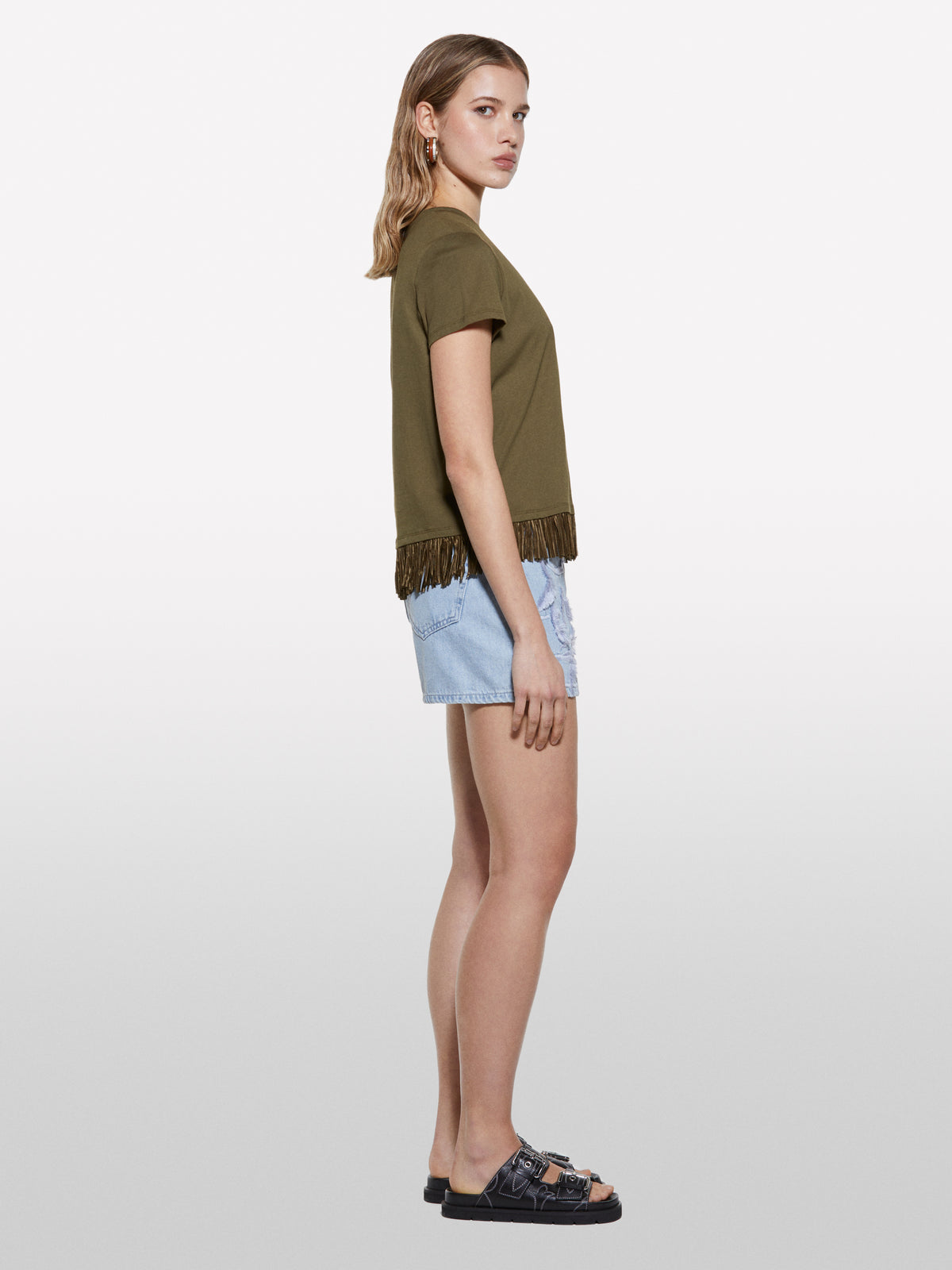 T-shirt verde militar com franjas na base - ucb_image_F