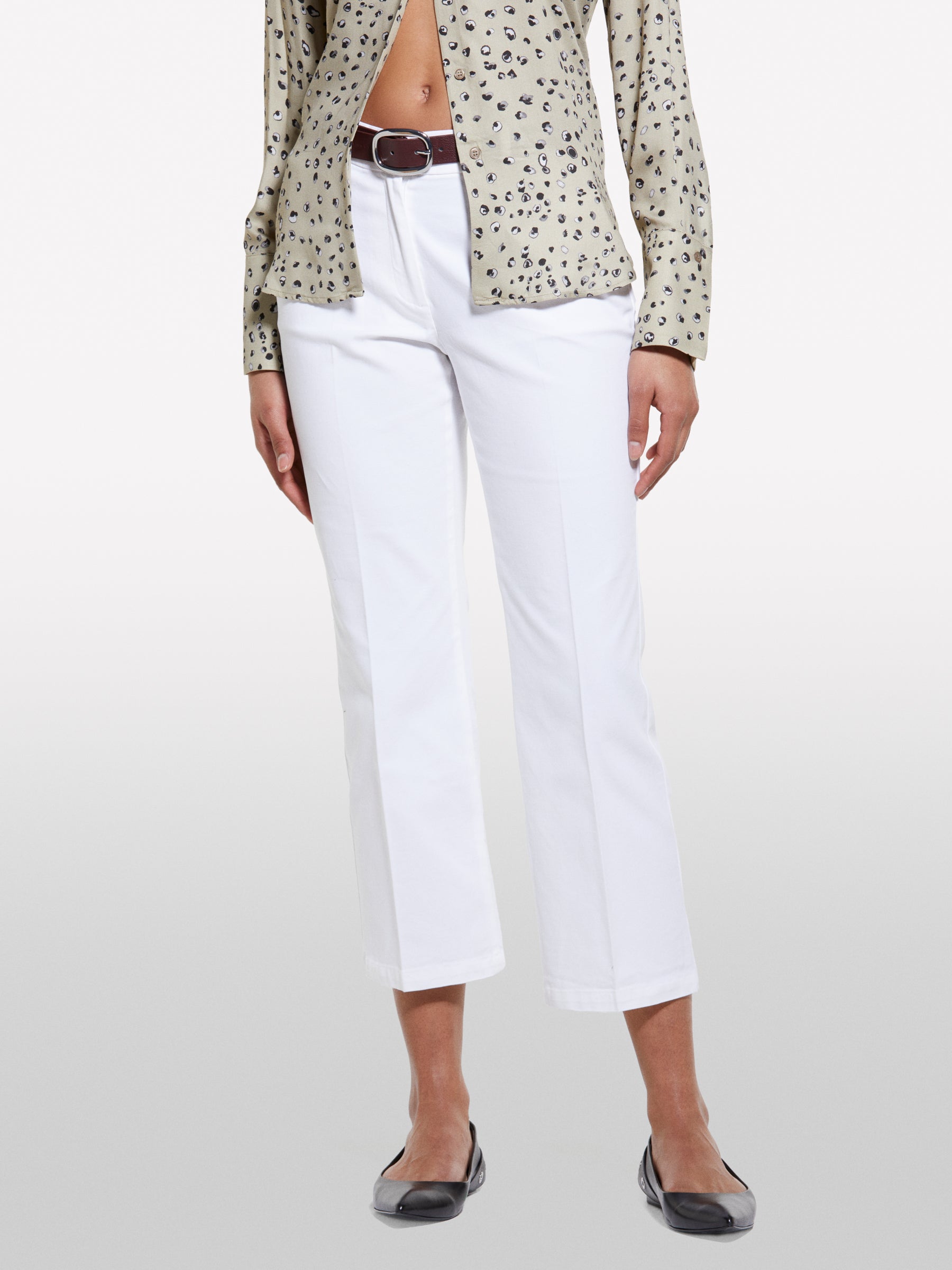 Calças flare fit branca - ucb_image_FY