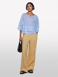 Blusa azul-claro com folhos - ucb_image_F