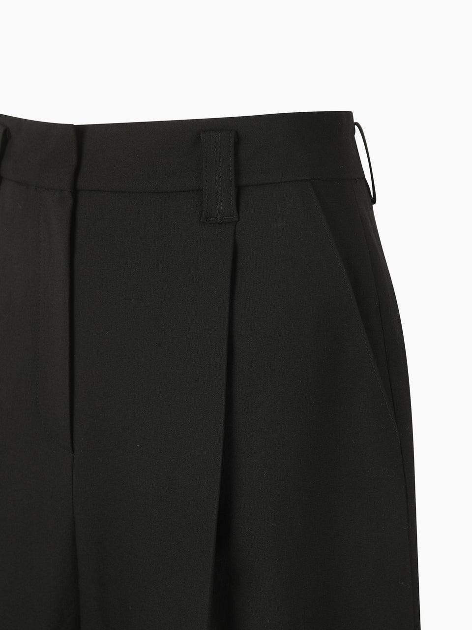 Bermudas com pinças - ucb_image_DS1