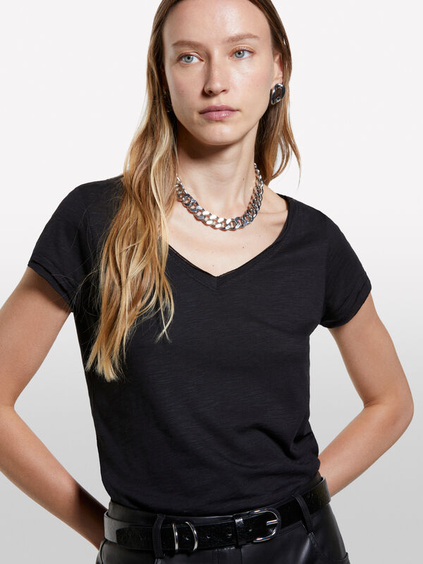T-shirt noir col V - t-shirts à manches courtes pour femme | Sisley