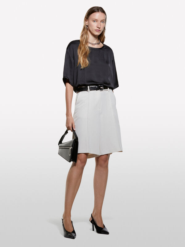 Chemisier oversize en satin noir - blouses pour femme | Sisley