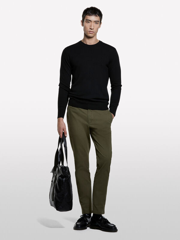 Pull ras du cou noir coupe régulière - pulls col rond pour homme | Sisley