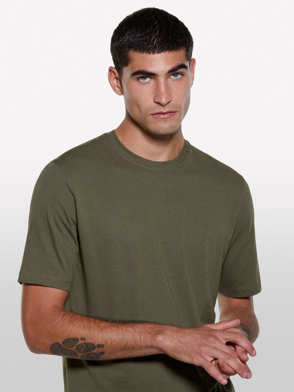 T-shirt vert olive à manches courtes coupe classique T-shirt vert olive à manches courtes coupe classique - t-shirts à manches courtes pour homme | Sisley