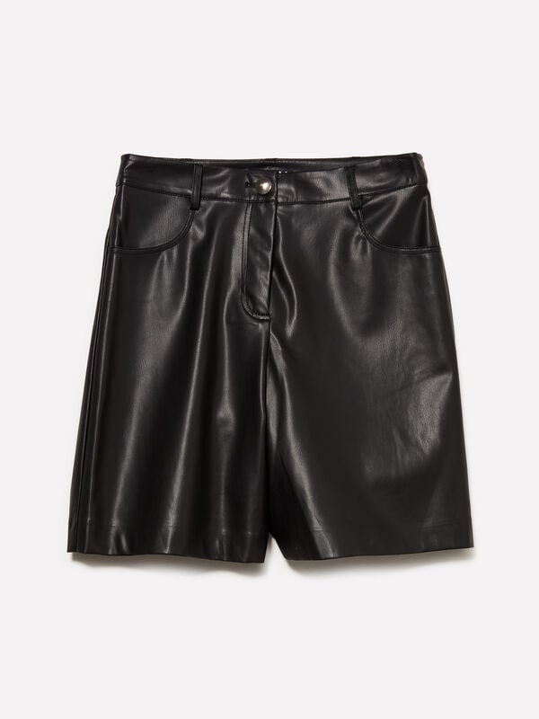 Bermuda noir en tissu enduit Bermuda noir en tissu enduit - shorts pour femme | Sisley