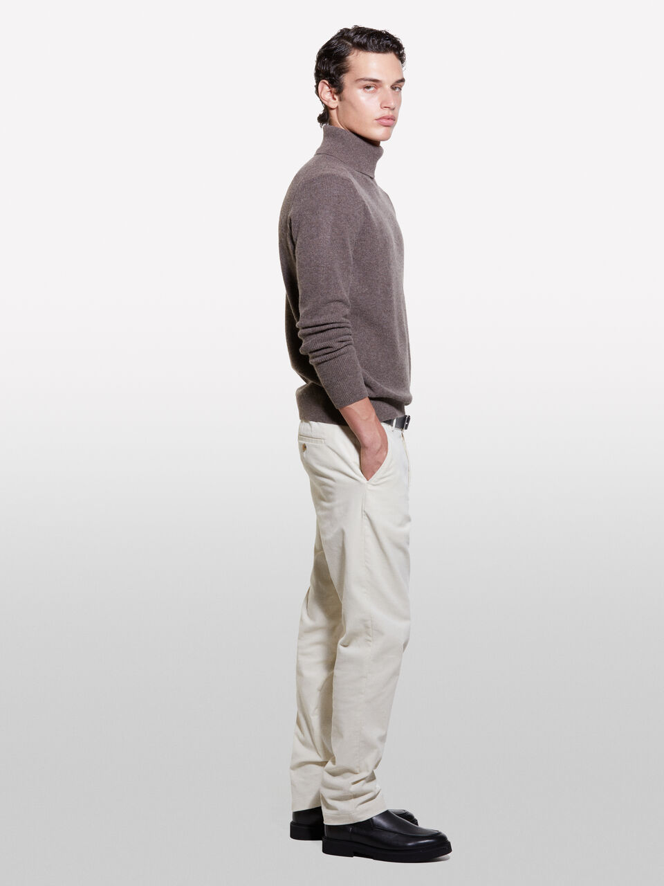 TURTLE NECK SWEATER Homme image number null