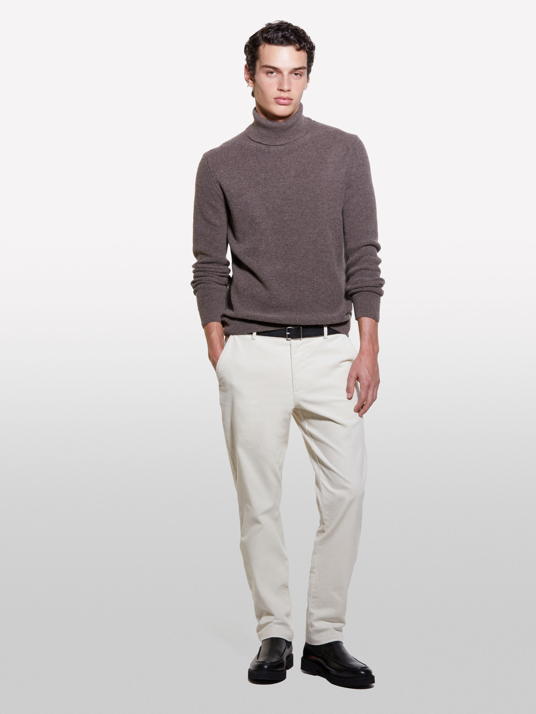 TURTLE NECK SWEATER Homme image number null