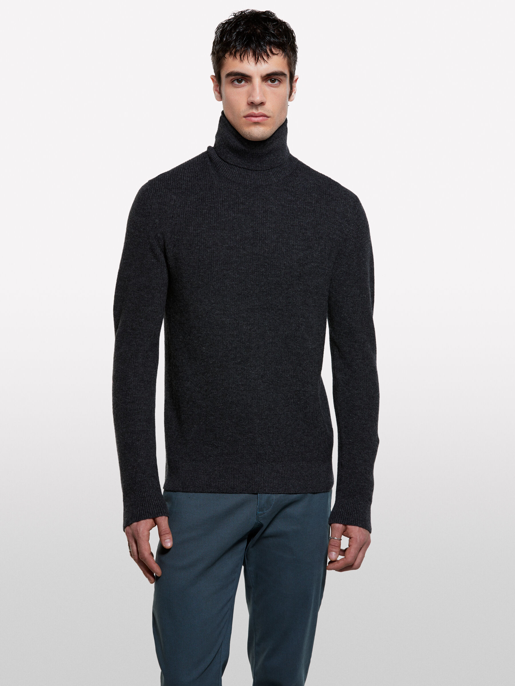 TURTLE NECK SWEATER Homme image number null