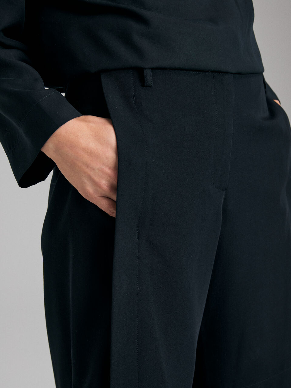 BERMUDA Femme image number null