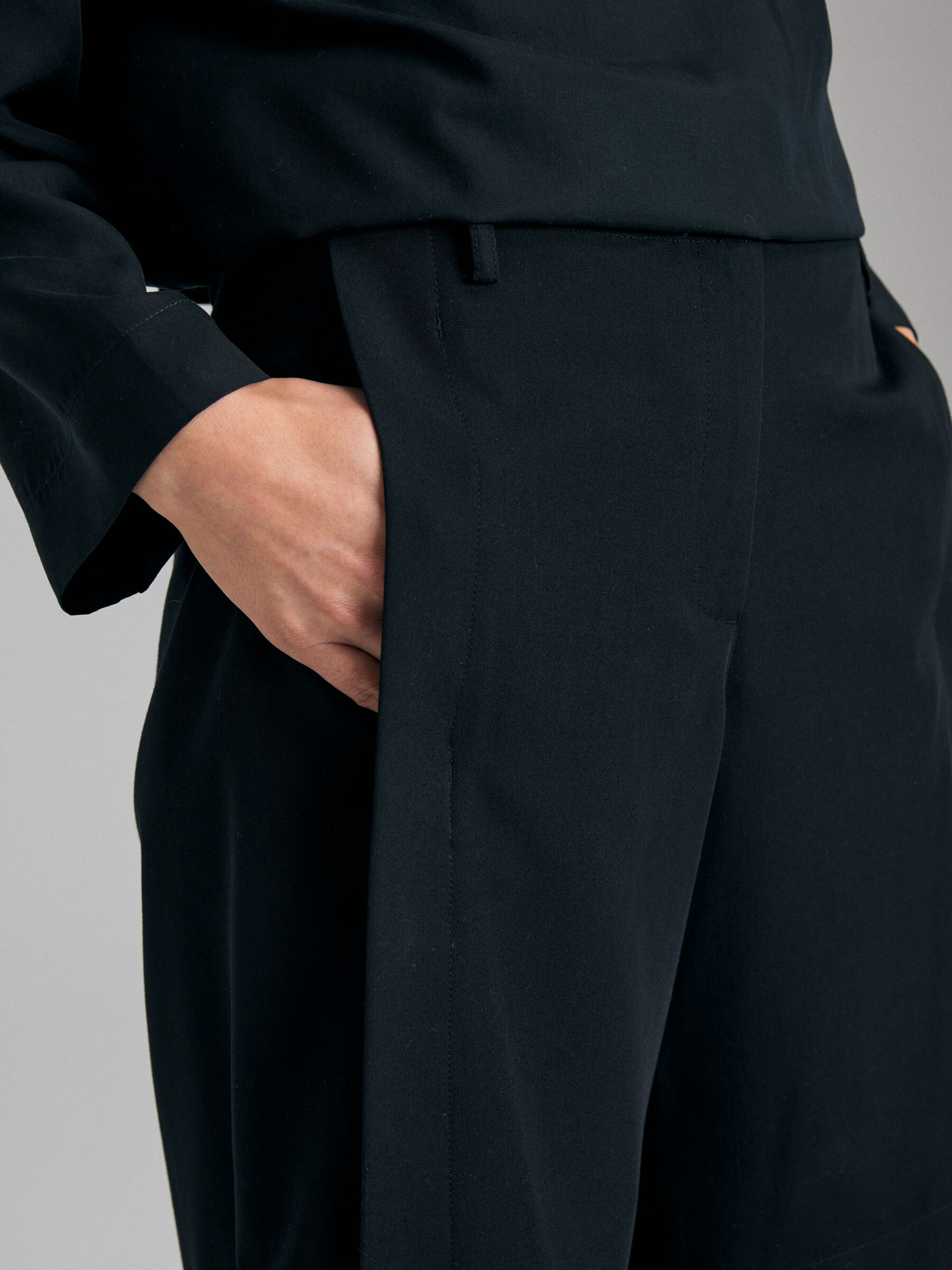 BERMUDA Femme image number null