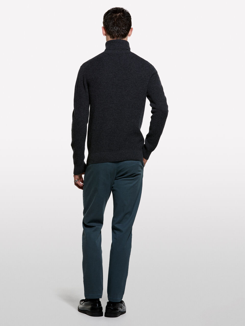 TURTLE NECK SWEATER Homme image number null