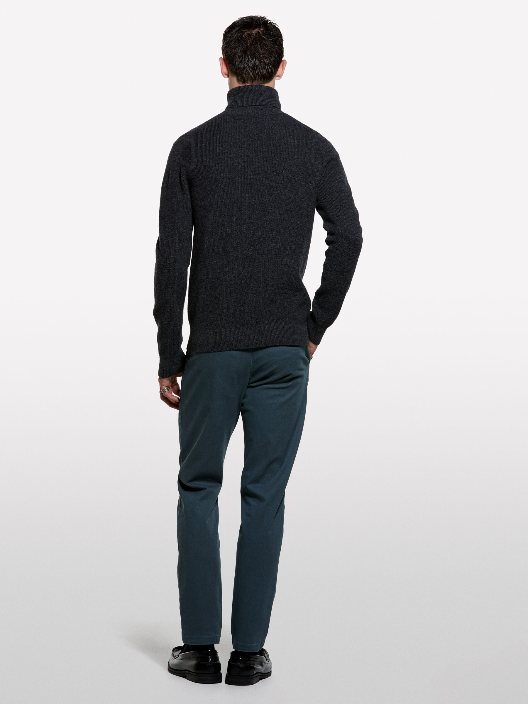 TURTLE NECK SWEATER Homme image number null