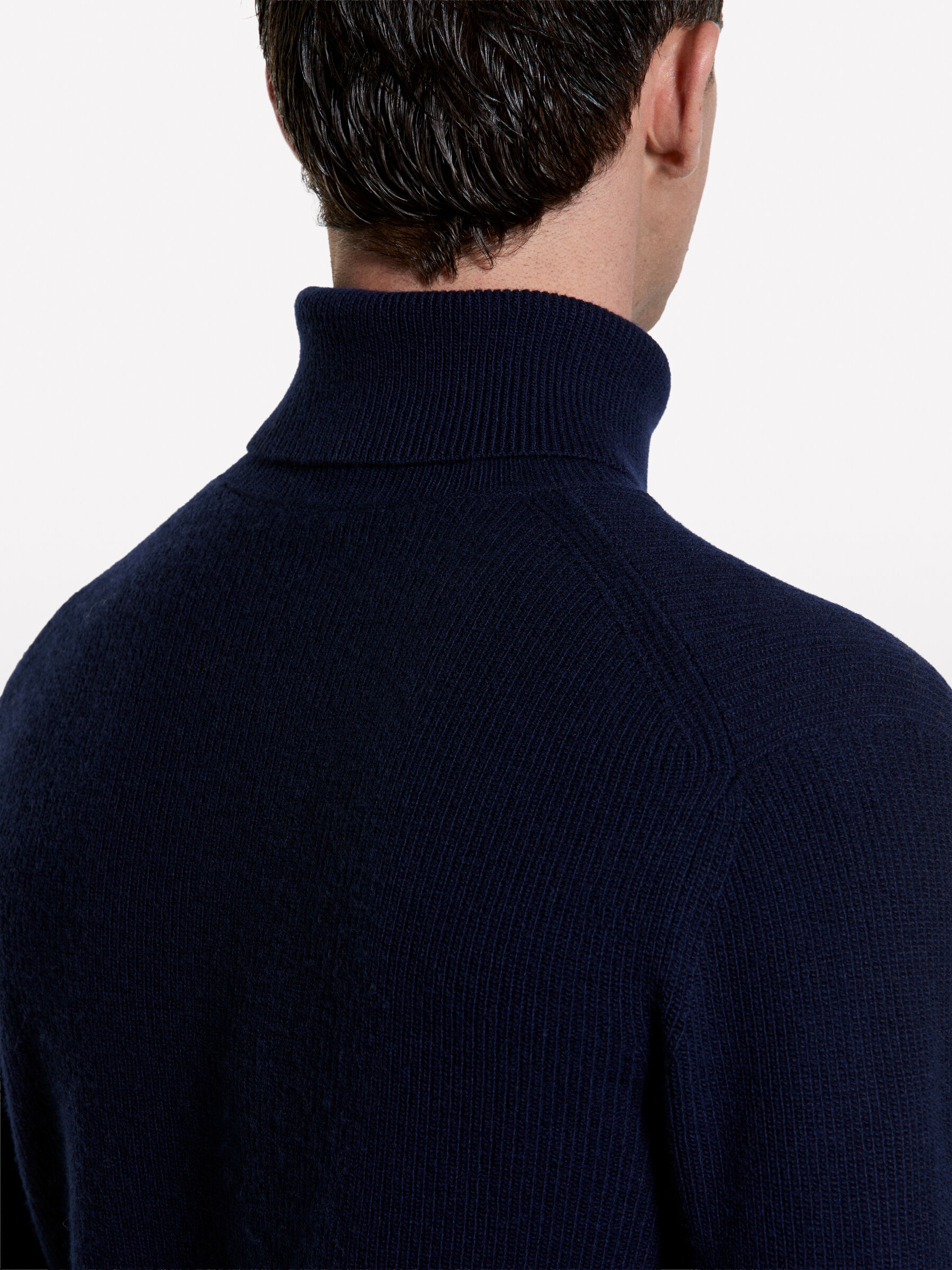 TURTLE NECK SWEATER Homme image number null