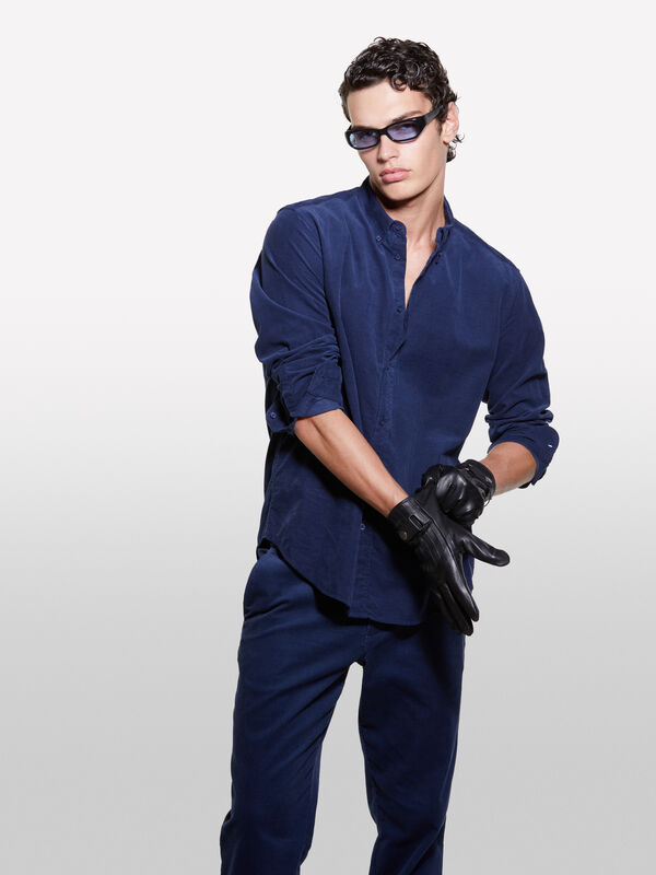 Chemise bleu foncé en velours à bords-côtes - chemises regular pour homme | Sisley