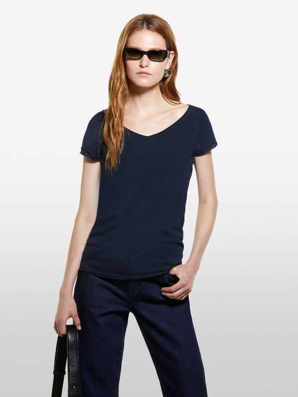 T-shirt à col en V et bords bruts - t-shirts à manches courtes pour femme | Sisley