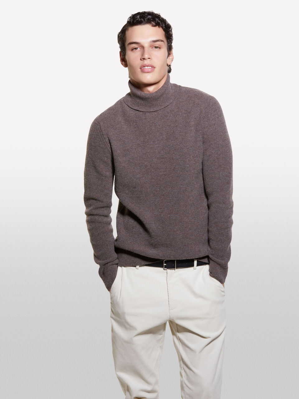 TURTLE NECK SWEATER Homme image number null