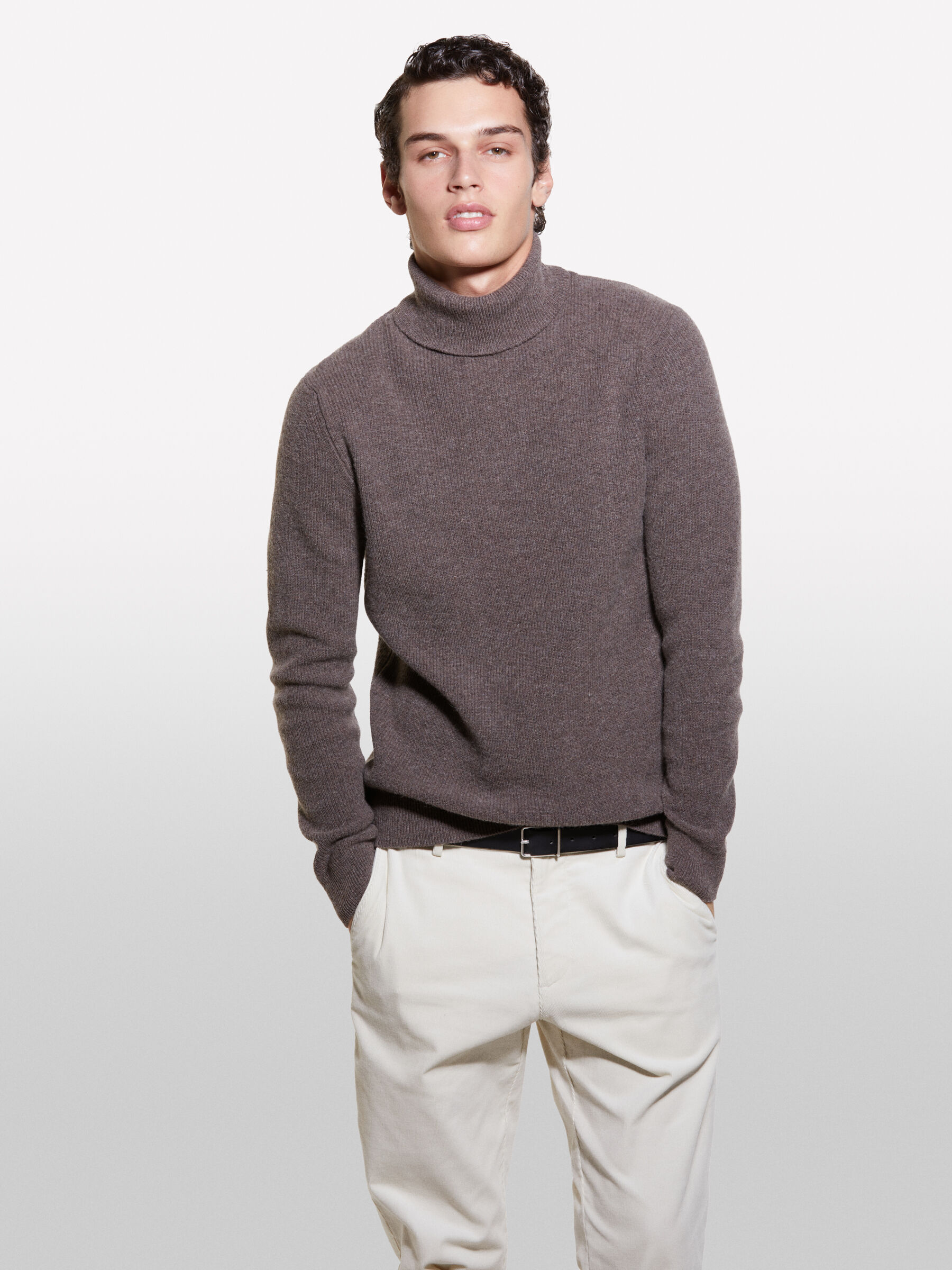 TURTLE NECK SWEATER Homme image number null