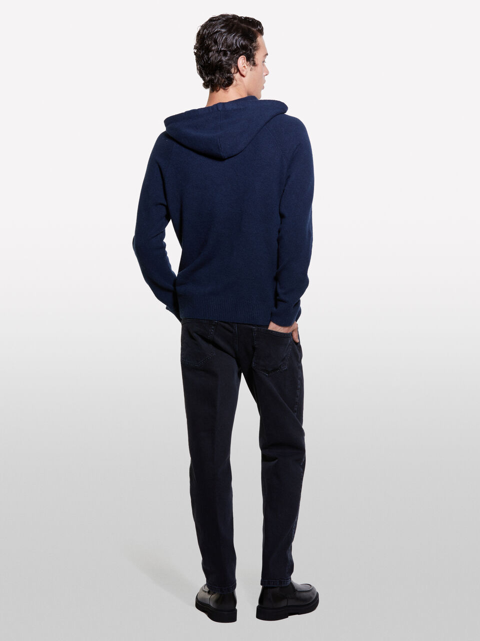 SWEATER W/HOOD Homme image number null