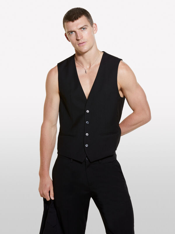 Veste noire sans manches ajustée et élégante - gilets et gilets sans manches pour homme | Sisley