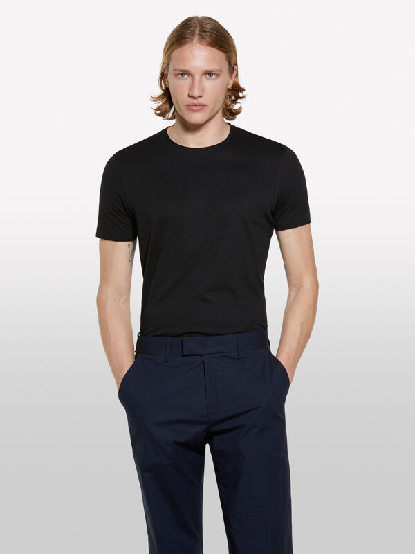 T-shirt ajusté noir à manches courtes - t-shirts à manches courtes pour homme | Sisley