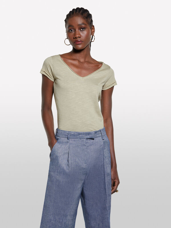 T-shirt vert militaire à col en V - t-shirts à manches courtes pour femme | Sisley