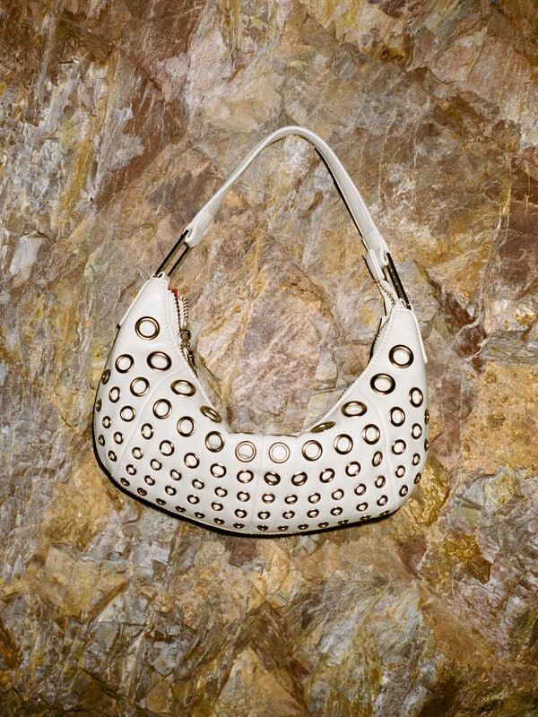 Cream white bag with eyelets - sacs à bandoulière et porté épaule pour femme | Sisley