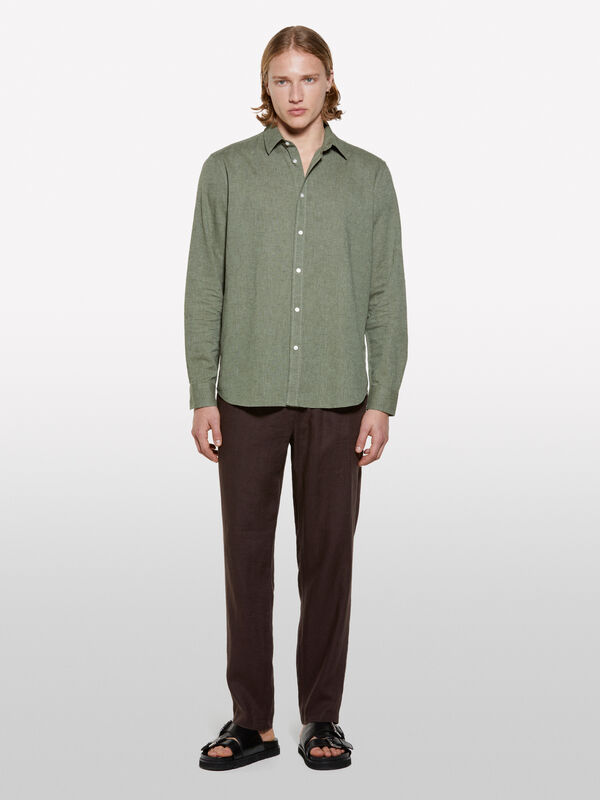 Chemise en lin mélangé vert sauge Chemise en lin mélangé vert sauge - chemises regular pour homme | Sisley
