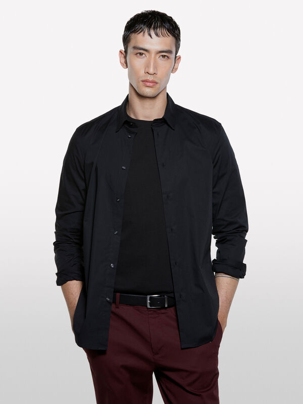 Chemise noire slim fit - chemises ajustées pour homme | Sisley