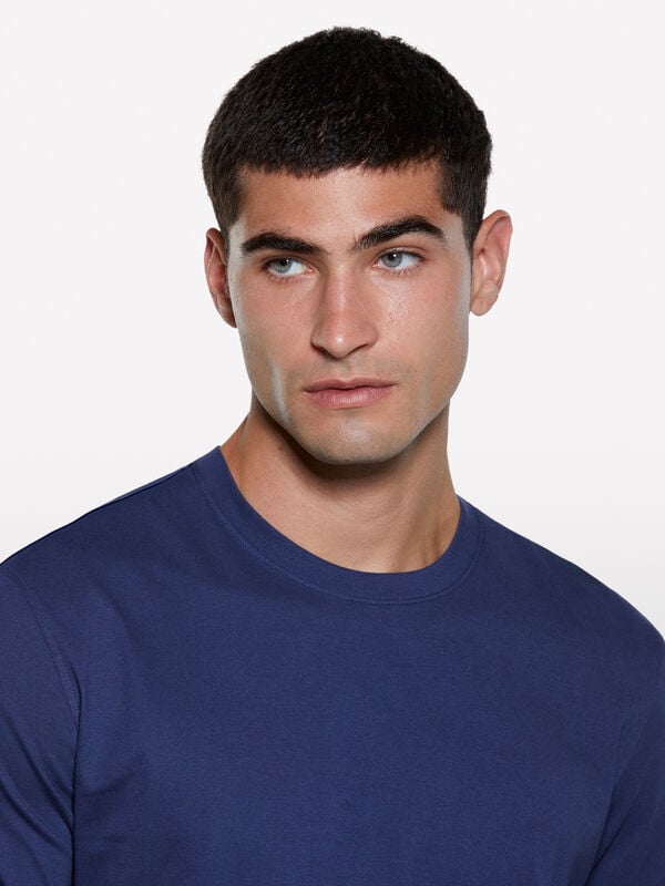 T-shirt bleu à manches courtes coupe régulière T-shirt bleu à manches courtes coupe régulière - t-shirts à manches courtes pour homme | Sisley