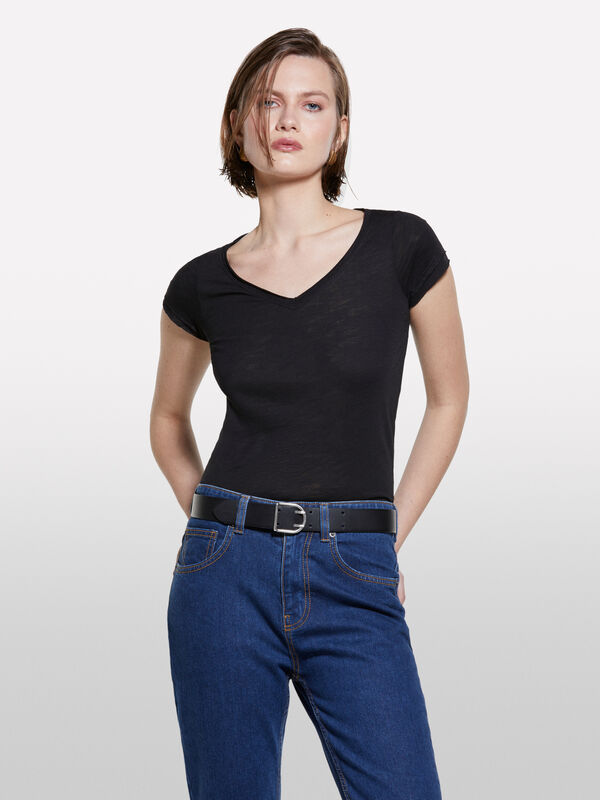 T-shirt noir à col en V - t-shirts à manches courtes pour femme | Sisley
