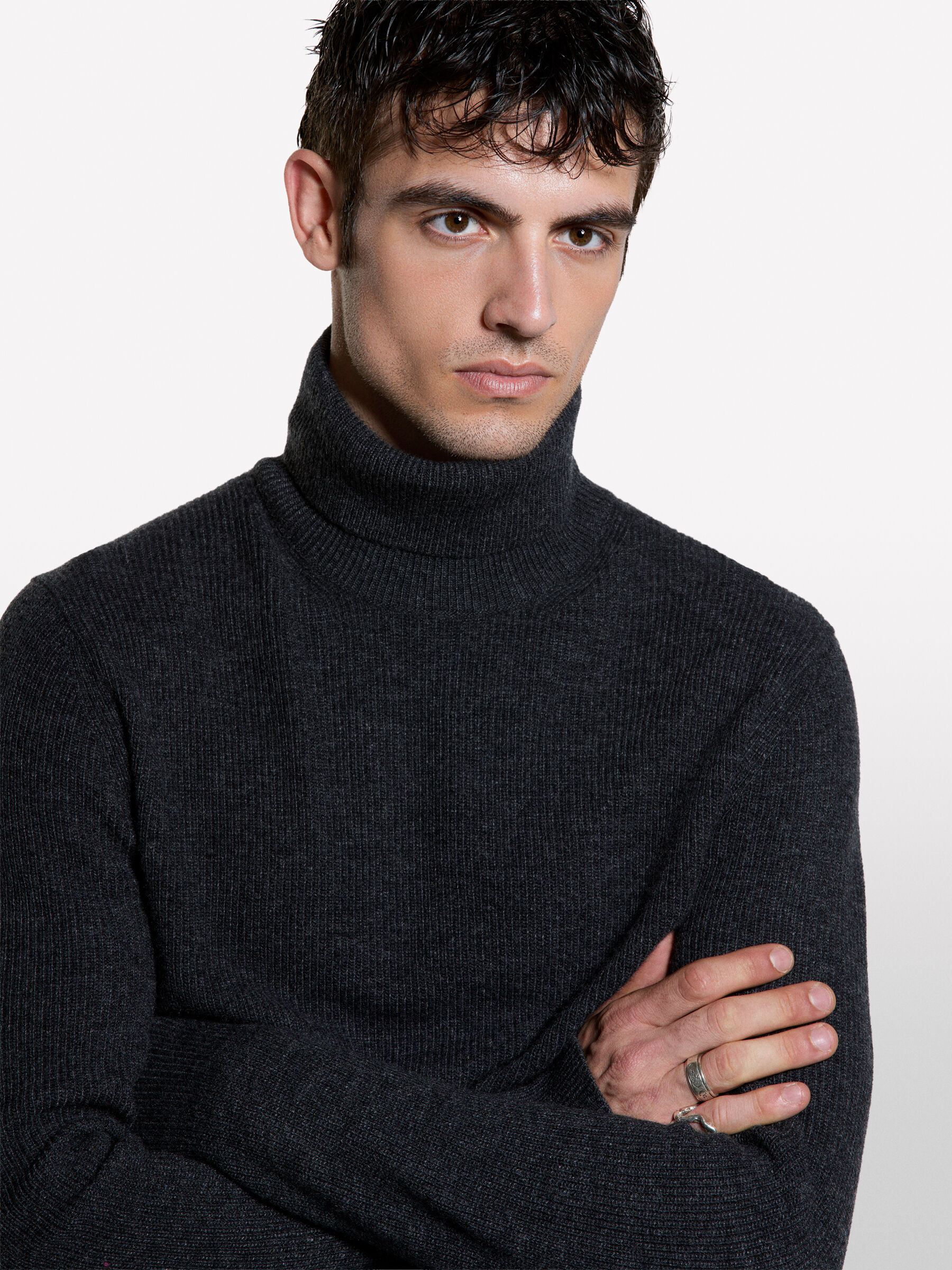 TURTLE NECK SWEATER Homme image number null