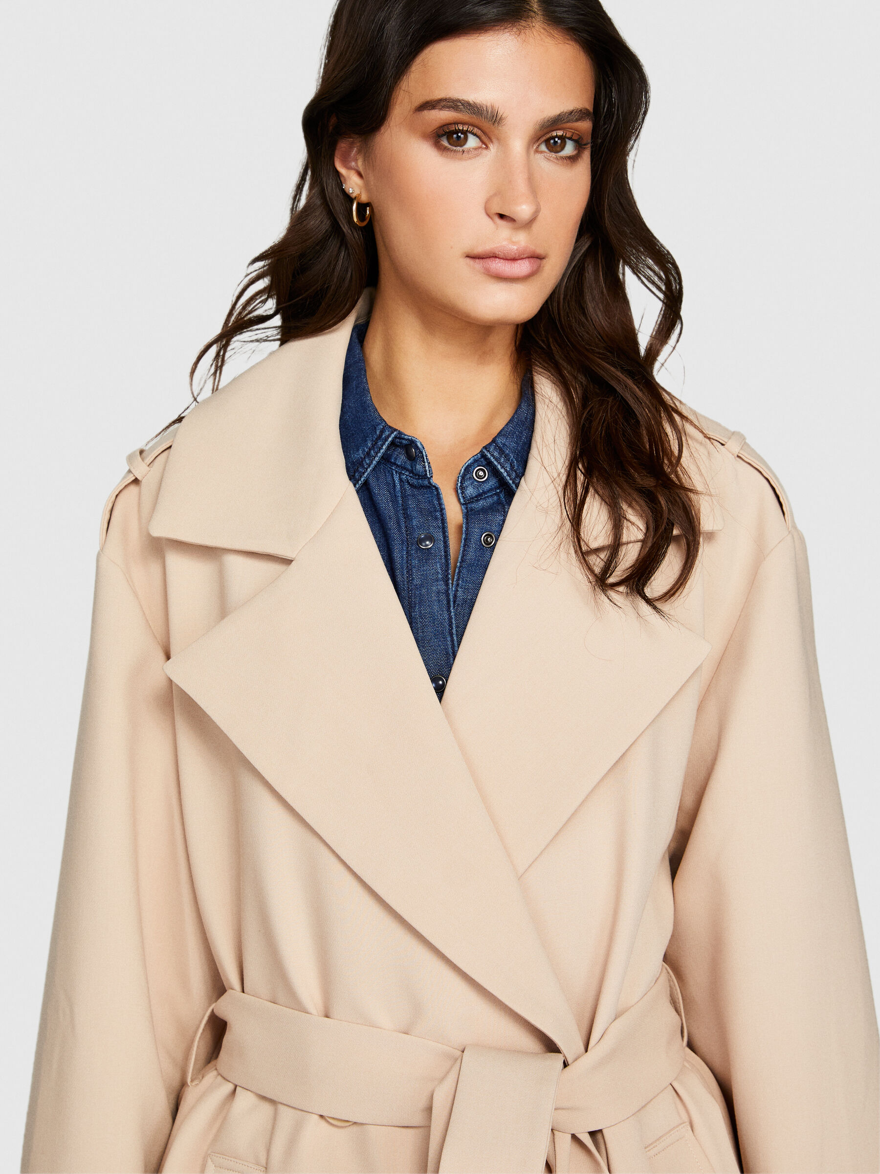 Trench store avec ceinture