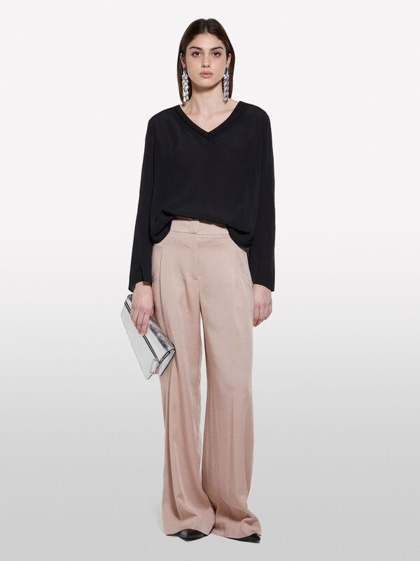 Black blouse with contrasting neckline - blouses pour femme | Sisley
