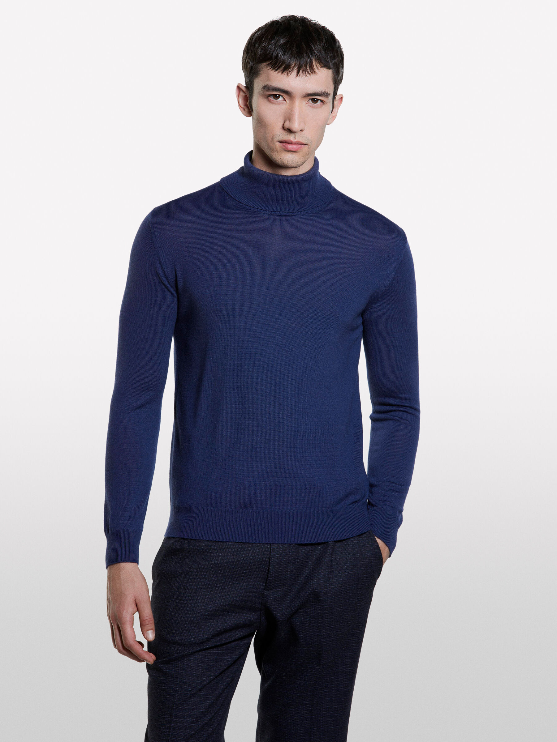 TURTLE NECK SWEATER Homme image number null