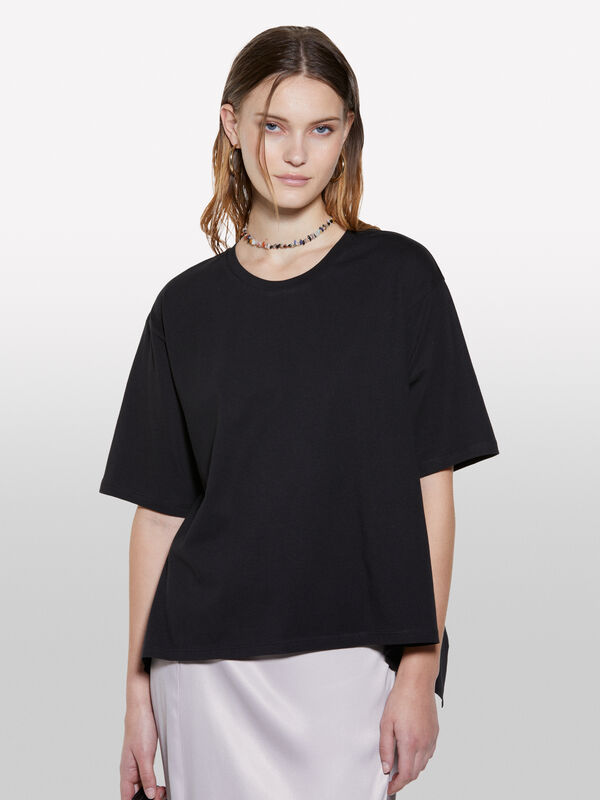 T-shirt noir avec ouverture au dos - t-shirts à manches courtes pour femme | Sisley