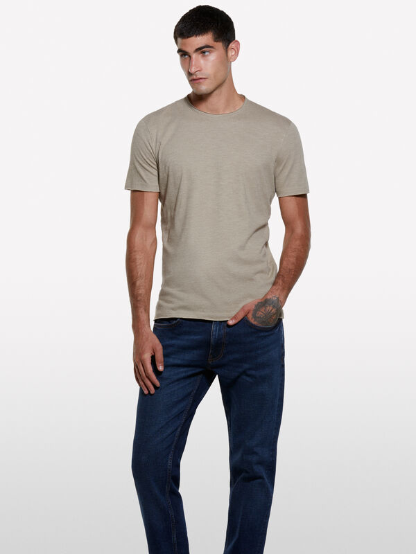 T-shirt slim à manches courtes couleur camel T-shirt slim à manches courtes couleur camel - t-shirts à manches courtes pour homme | Sisley