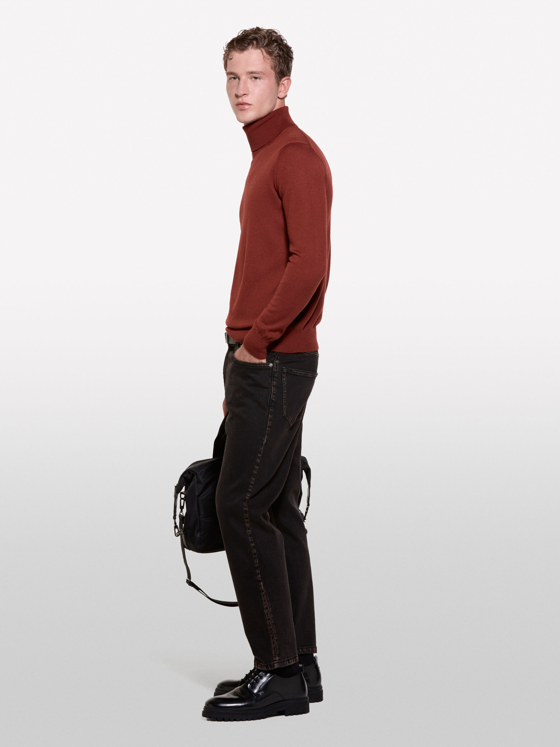 TURTLE NECK SWEATER Homme image number null