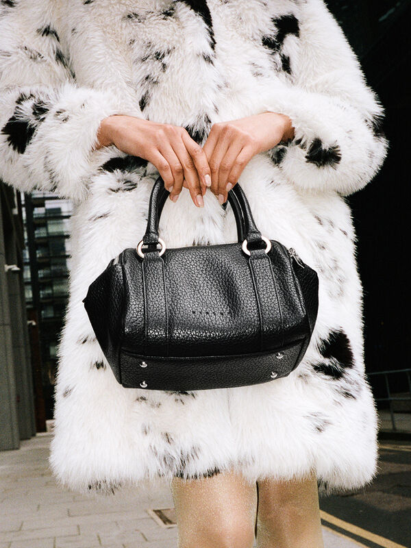 Sac bauletto noir texturé - sacs à bandoulière et porté épaule pour femme | Sisley