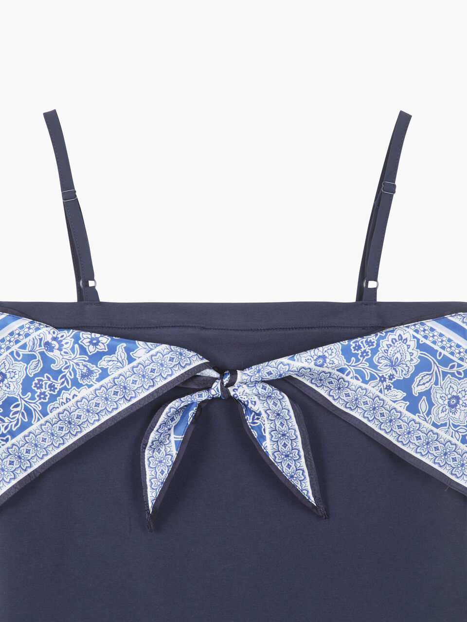 TOP Femme image number null