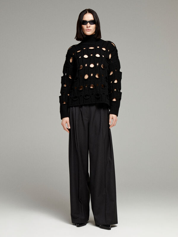Pull noir ajouré  - pulls col montant pour femme | Sisley