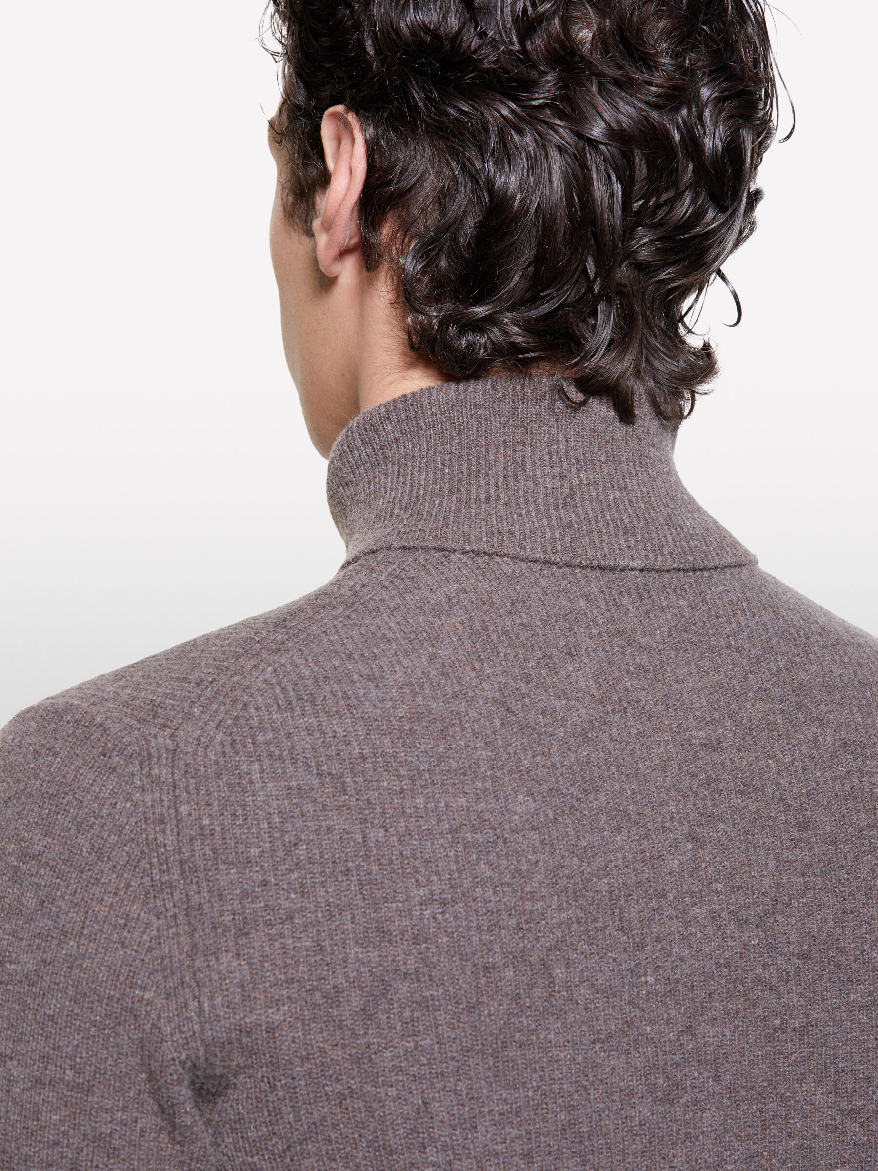 TURTLE NECK SWEATER Homme image number null