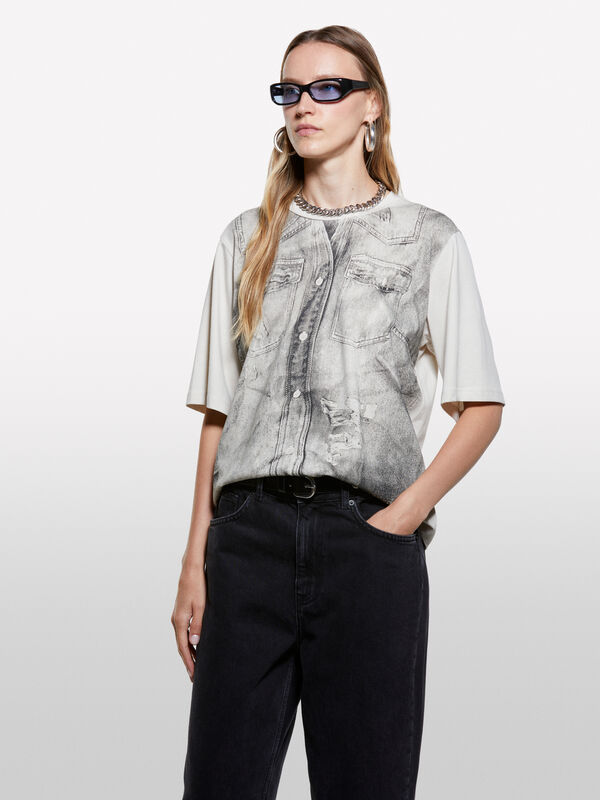 T-shirt gris tourterelle avec imprimé effet denim T-shirt gris tourterelle avec imprimé effet denim - t-shirts à manches courtes pour femme | Sisley