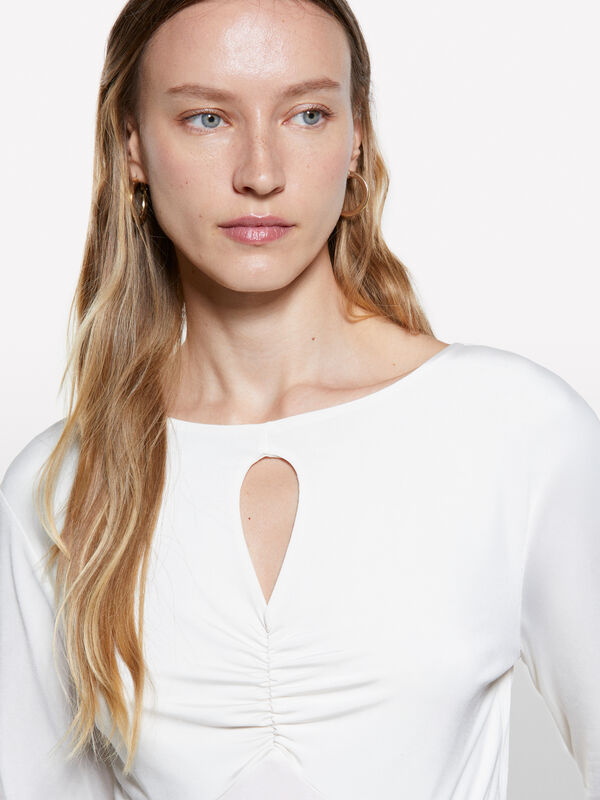 T-shirt blanc crème avec détails froncés - t-shirts à manches longues pour femme | Sisley