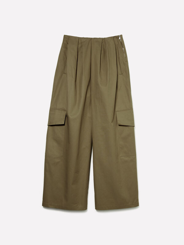 Pantalon cargo vert armée à plis Pantalon cargo vert armée à plis - pantalons de jogging pour femme | Sisley