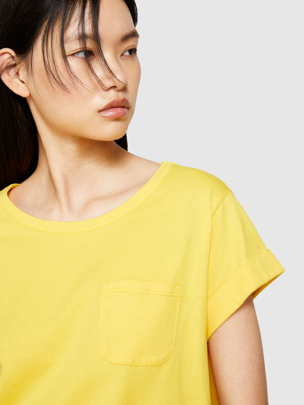 T-shirt 100 % coton bio à poche poitrine - t-shirts à manches courtes pour femme | Sisley